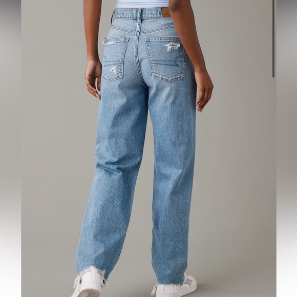 American Eagle Outfitters Distressed Blue Straight Jeans size 2 - Picture 2 of 9